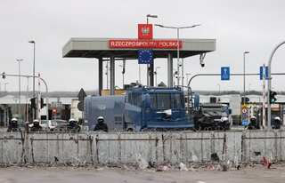 Poland-Belarus border row continues as Lukashenko says won't detain migrants
