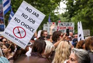 Thousands protest against vaccine mandate in Australia