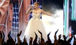 Jennifer Lopez's social media accounts mysteriously go dark, fans posit theories