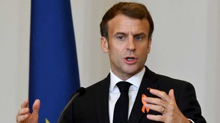 Omicron: France mandates negative Covid test for all non-EU arrivals