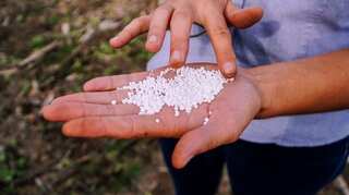 Fertiliser shortage may lead to spring scramble on North America's farms