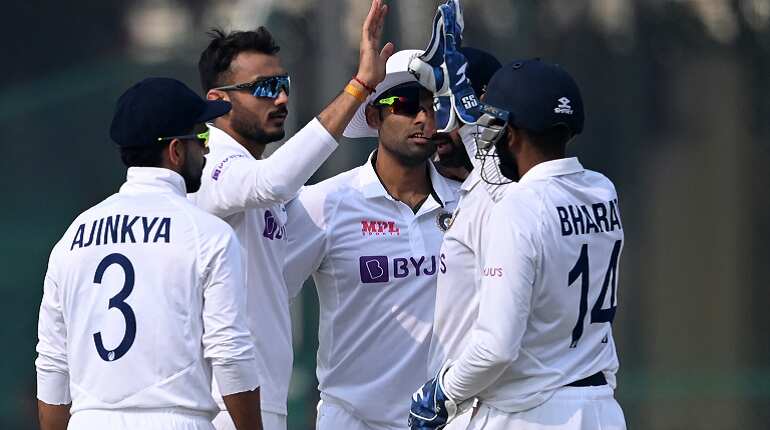 Axar Patel's five-wicket haul gives India handy lead over New Zealand on Day 3 of 1st Test