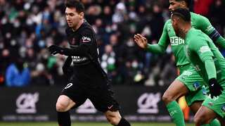 Lionel Messi in assist mode as PSG beat 10-man St Etienne