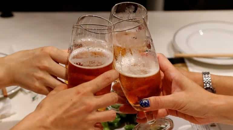Japan gives thumbs down to party season as many won’t go drinking with boss Japan gives thumbs down to party season as many won’t go drinking with boss