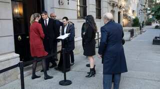 A synagogue feud spills into public view: ‘Only room for one rabbi’