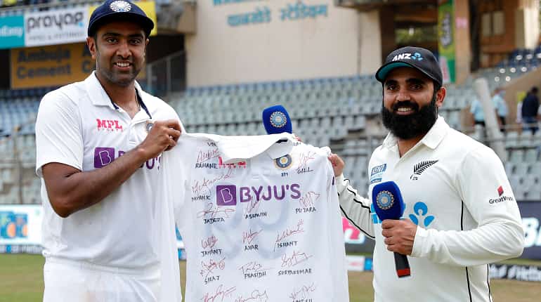 Team India comes up with brilliant gesture to honour Ajaz Patel after historic ten-wicket haul at Wankhede Team India comes up with brilliant gesture to honour Ajaz Patel after historic ten-wicket haul at Wankhede