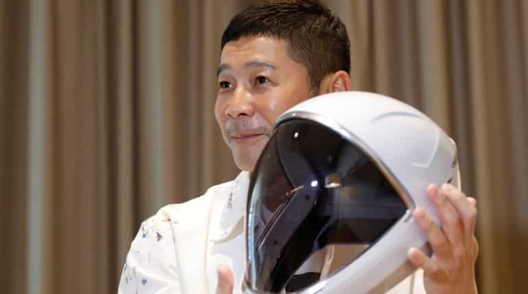 Competing with SpaceX, Russia to send Yusaku Maezawa to space