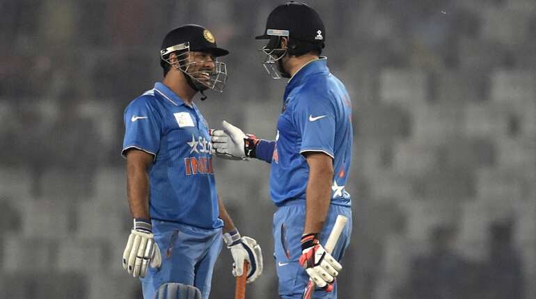 2011 World Cup heroes reunite: MS Dhoni and Yuvraj Singh's meet-up makes cricket fans nostalgic - WATCH 2011 World Cup heroes reunite: MS Dhoni and Yuvraj Singh's meet-up makes cricket fans nostalgic - WATCH
