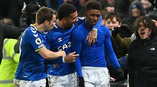 Demarai Gray bags stoppage-time winner as Everton beat Arsenal 2-1 in Premier League