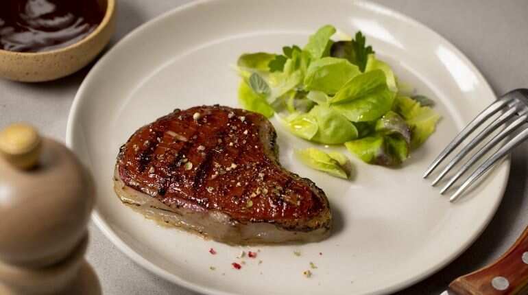 Israeli company reveals world's biggest lab-grown steak Israeli company reveals world's biggest lab-grown steak