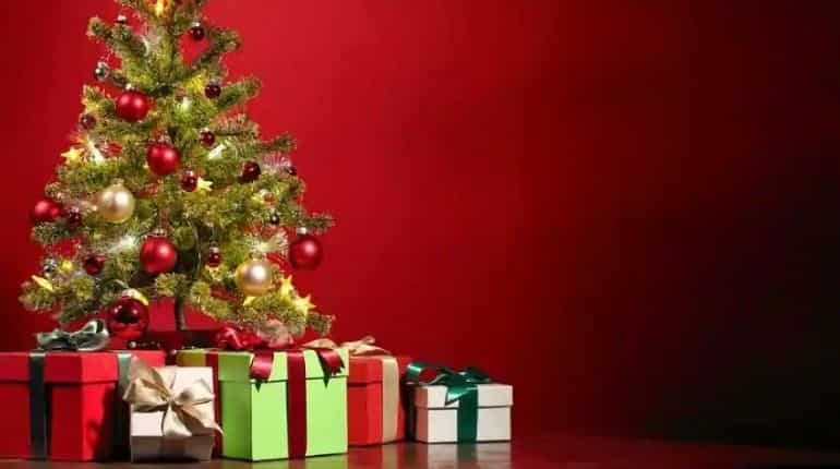 As waste crisis looms, Rome asked to ignore wrapping gifts this Christmas