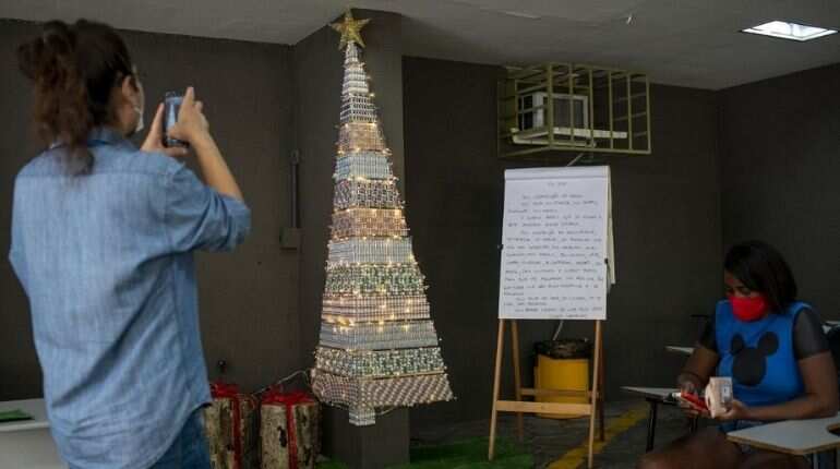 Watch | Healthworkers make Christmas tree with empty Covid-19 vials; video goes viral