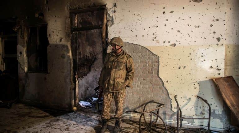 Pakistani Taliban kill policeman after calling off truce