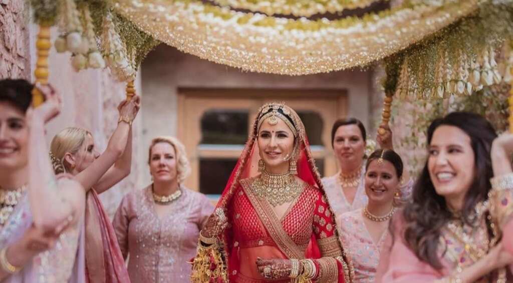 Bride Katrina Kaif walked towards Vicky Kaushal under a blanket of flowers; check out latest wedding pic