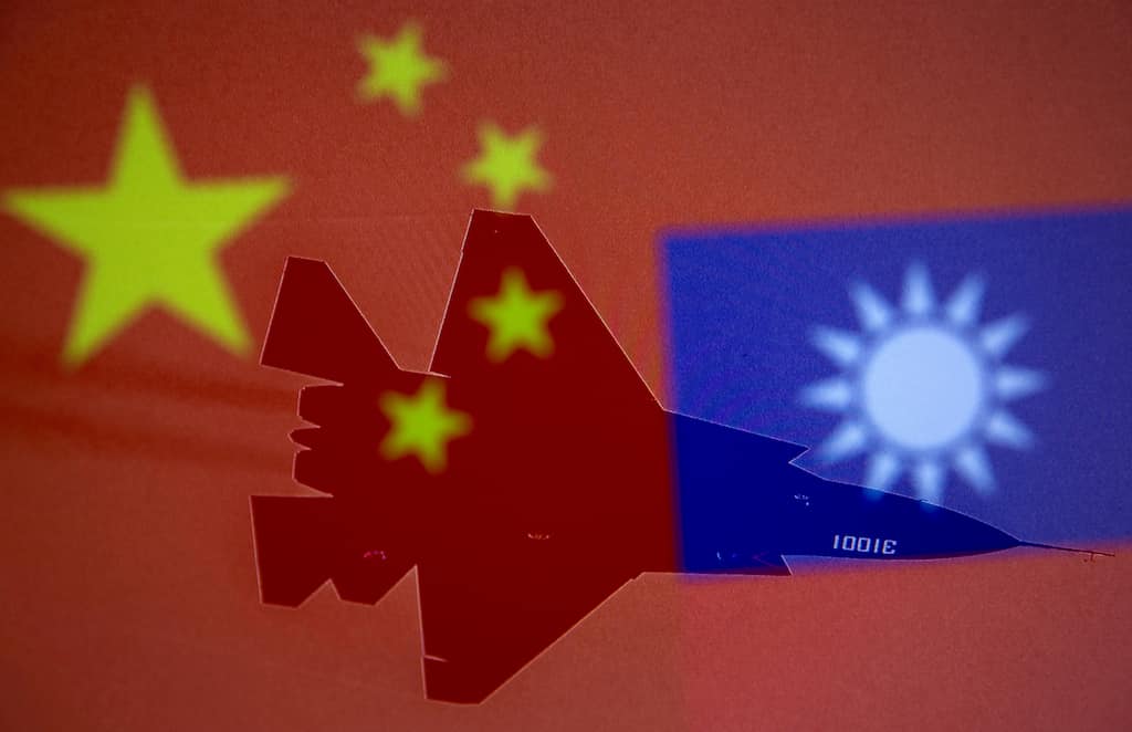 Taiwan: TV station mistakenly reports Chinese attack, then apologises