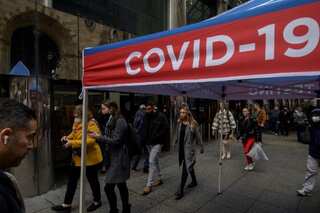 US Covid death toll tops 800,000 in global record; most who died were unvaccinated