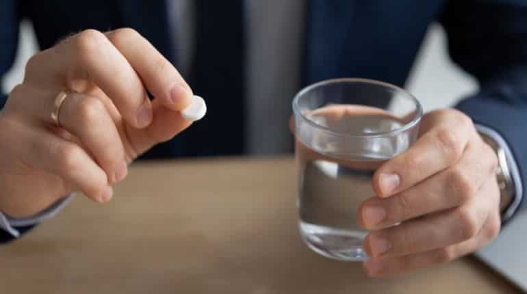 'Painkiller epidemic': US targets Chinese firms for addiction that claimed 100,000 lives last year 'Painkiller epidemic': US targets Chinese firms for addiction that claimed 100,000 lives last year