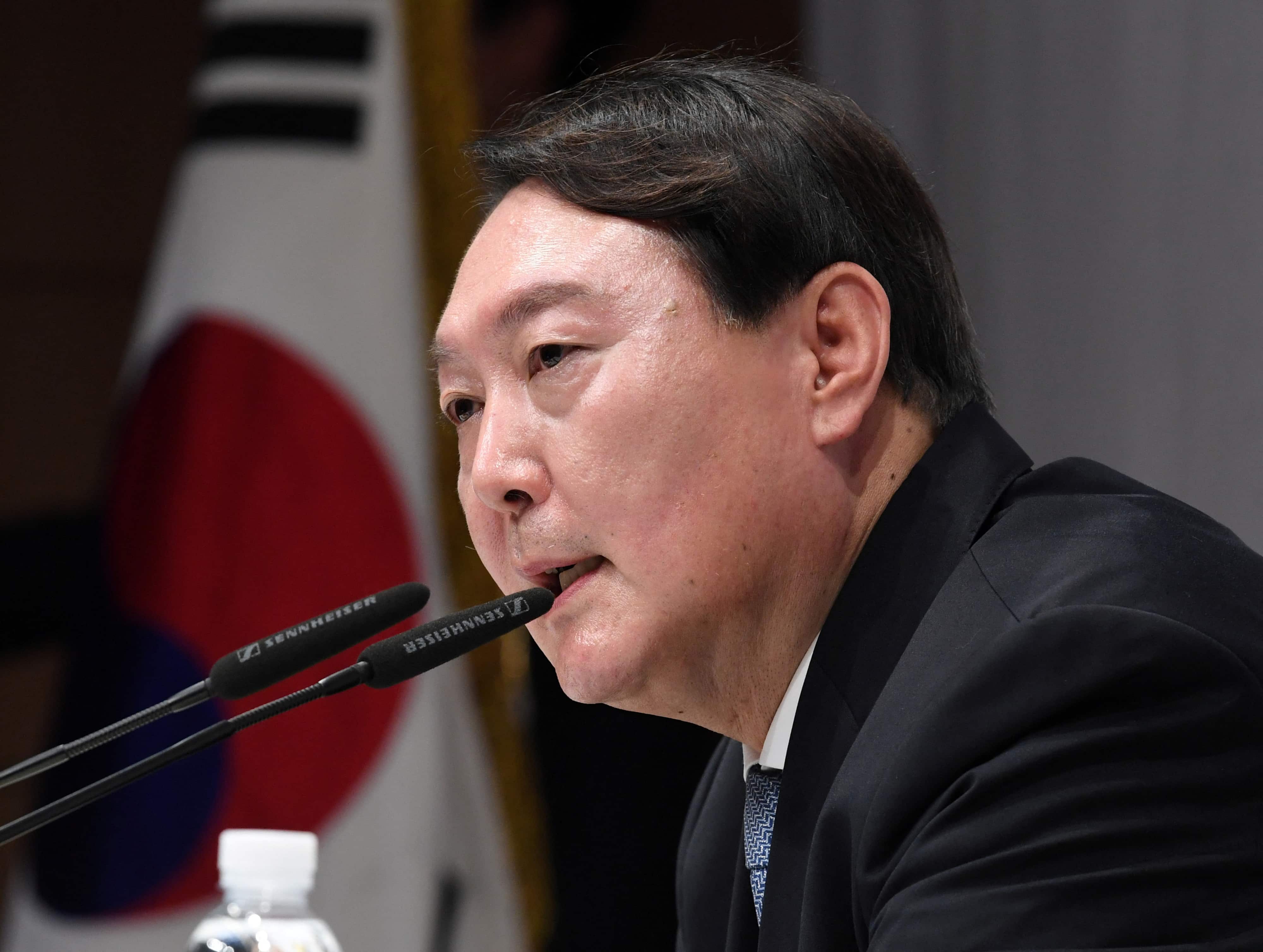 South Korean’s presidential nominee sorry after wife is accused of fabricating resume for teaching job South Korean’s presidential nominee sorry after wife is accused of fabricating resume for teaching job