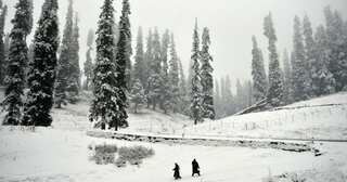 Indian city Srinagar freezes at minus 6 degrees; hit by a severe cold wave