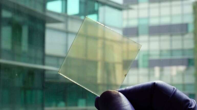 Energy saving glass, that ‘self-adapts’ to heating and cooling demand