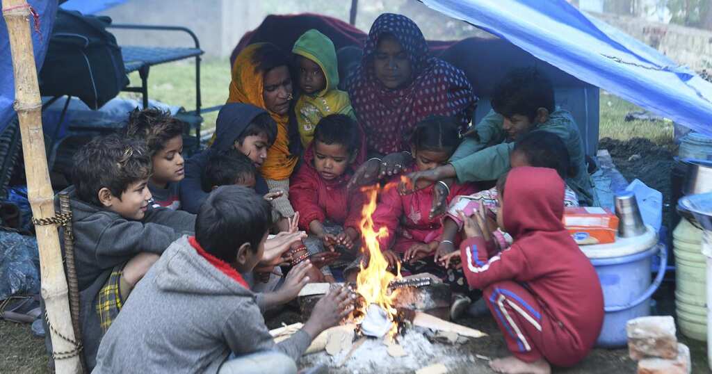 Authorities issue yellow alert in New Delhi as temperatures dip