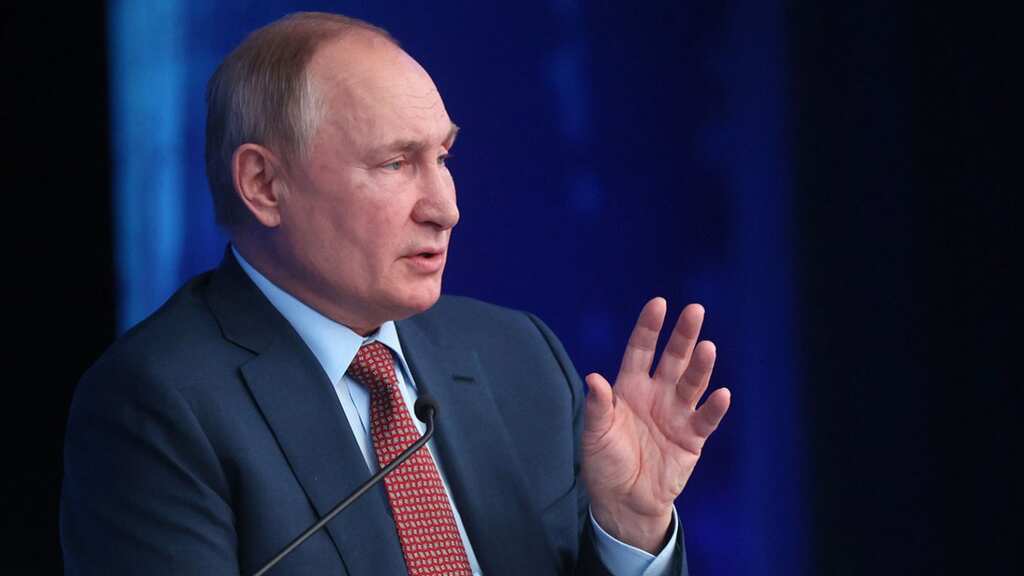 Russia promotes patriotism in schools