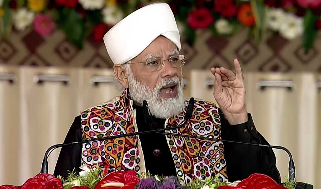 Indian Prime Minister Narendra Modi appeals to farmers to adopt natural farming