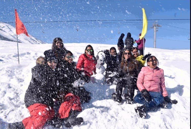 Kashmir's white Christmas: Valley receives most tourists in 10 years along with fresh snowfall