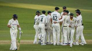 Ashes 2021-22: Hapless England bundled out for 185 as Australia continue domination in 3rd Test