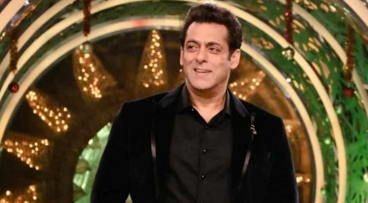 Salman Khan: The snake bit me thrice on my hand Salman Khan: The snake bit me thrice on my hand