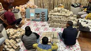 Tax raids on Indian perfumer underway: Rs 2.8 billion, 25 kg gold and 250 kg silver recovered so far
