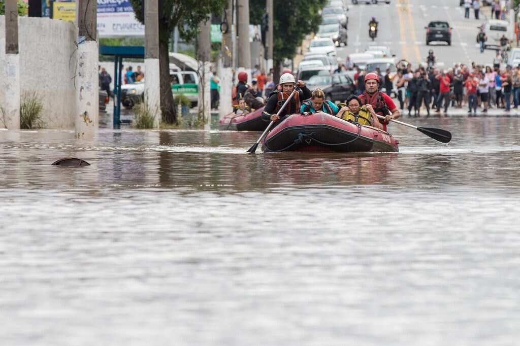 Brazil: Rains rips dams with high volume of water, at least 400,000 people displaced