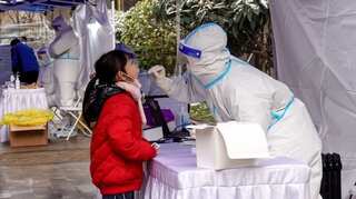 China local symptomatic COVID cases rises for a 4th day as Xian outbreak expands