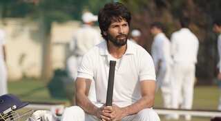 Shahid Kapoor's 'Jersey' postponed  amid rise in COVID-19 cases in India