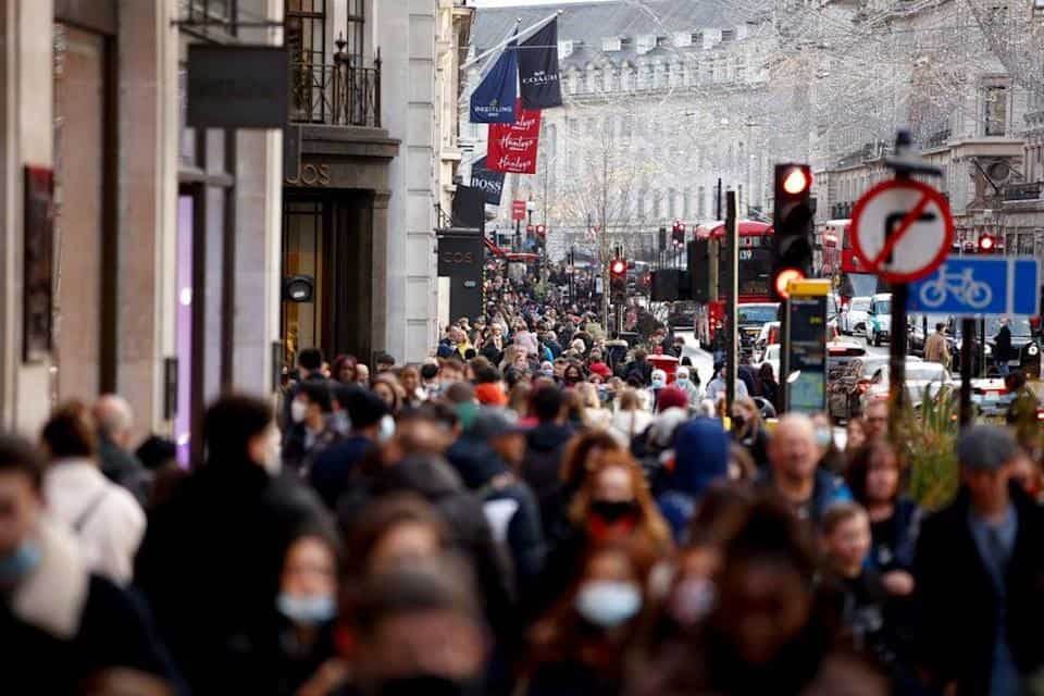 UK: No new restrictions for new year's eve amid Omicron scare & rising COVID-19 cases