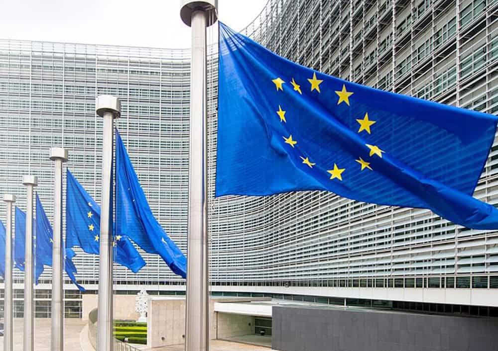 European Union draws up plan to label natural gas, nuclear energy projects as "green" investments