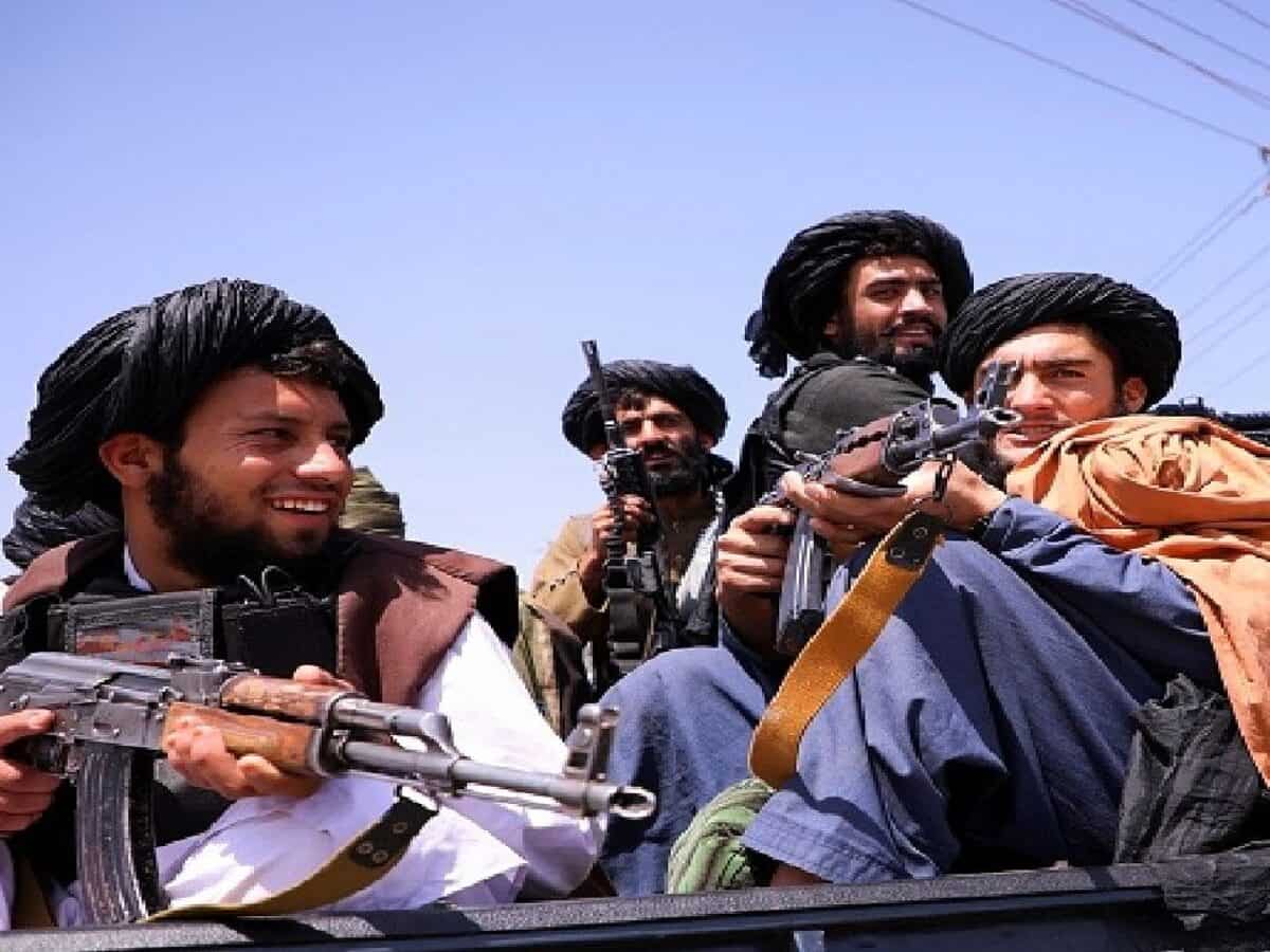 Watch: Pakistani forces and Taliban clash again over border fencing issue