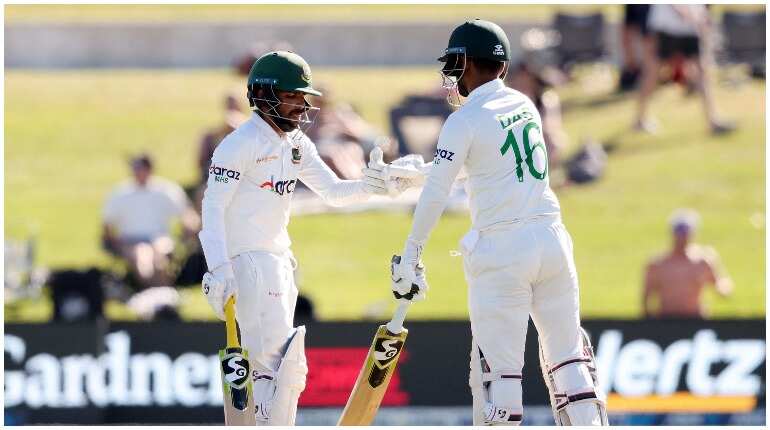1st Test: Liton Das, Mominul Haque take Bangladesh beyond New Zealand's total on Day 3 1st Test: Liton Das, Mominul Haque take Bangladesh beyond New Zealand's total on Day 3