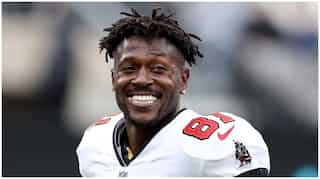 Antonio Brown out of Tampa Bay Buccaneers after removing jersey and leaving sideline during New York Jets tie