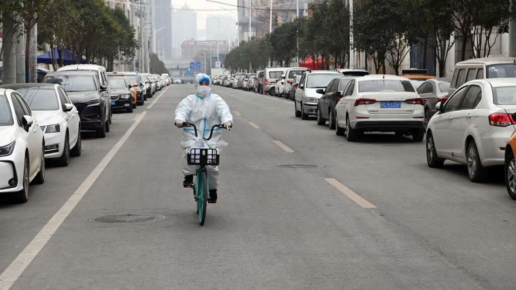 China sacks two officials in Xi'an to bolster the city's covid-19 response