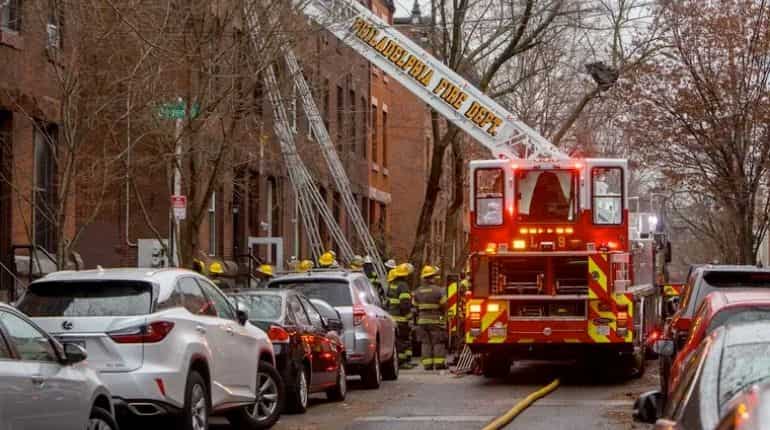 US: 13 killed after fire breaks out at Philadelphia row house