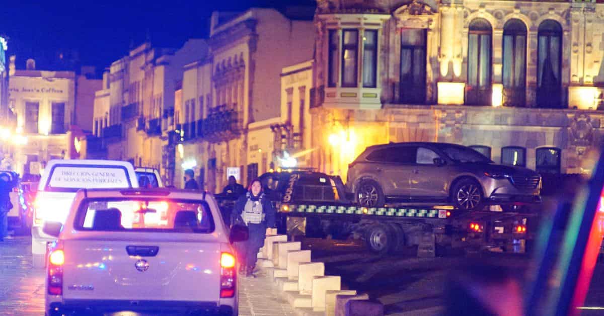 Mexico: 10 bodies left in car outside a state governor's office