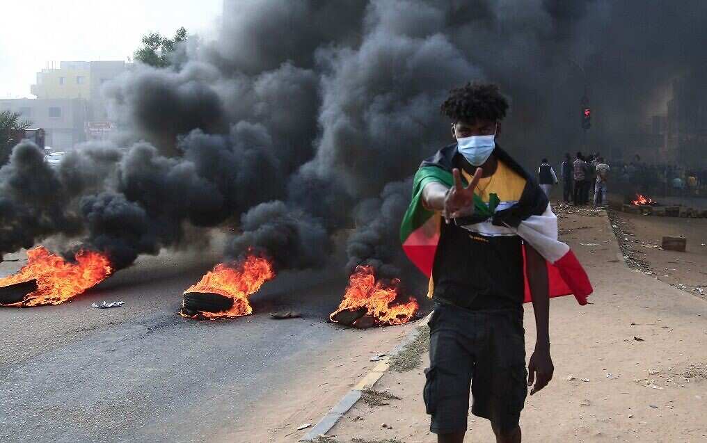 Security forces kill anti-coup protesters in Sudan, use tear gas and stun grenades