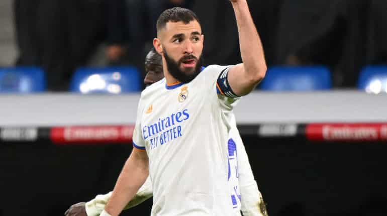 Karim Benzema and Vinicius Jr shine as Real Madrid thrash Valencia 4-1 in La Liga Karim Benzema and Vinicius Jr shine as Real Madrid thrash Valencia 4-1 in La Liga