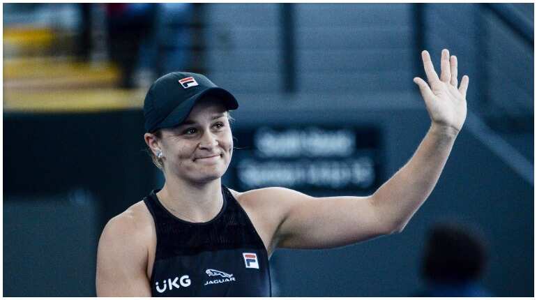 Ashleigh Barty wins Adelaide opener to prepare for Australian Open