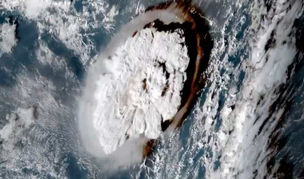 Video: Undersea volcano erupts in Tonga, tsunami warning issued