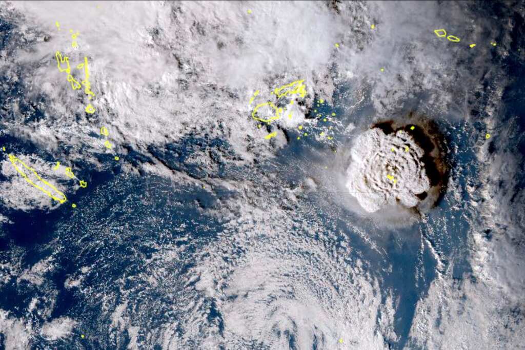 Tonga calls for 'immediate aid' as another large eruption detected