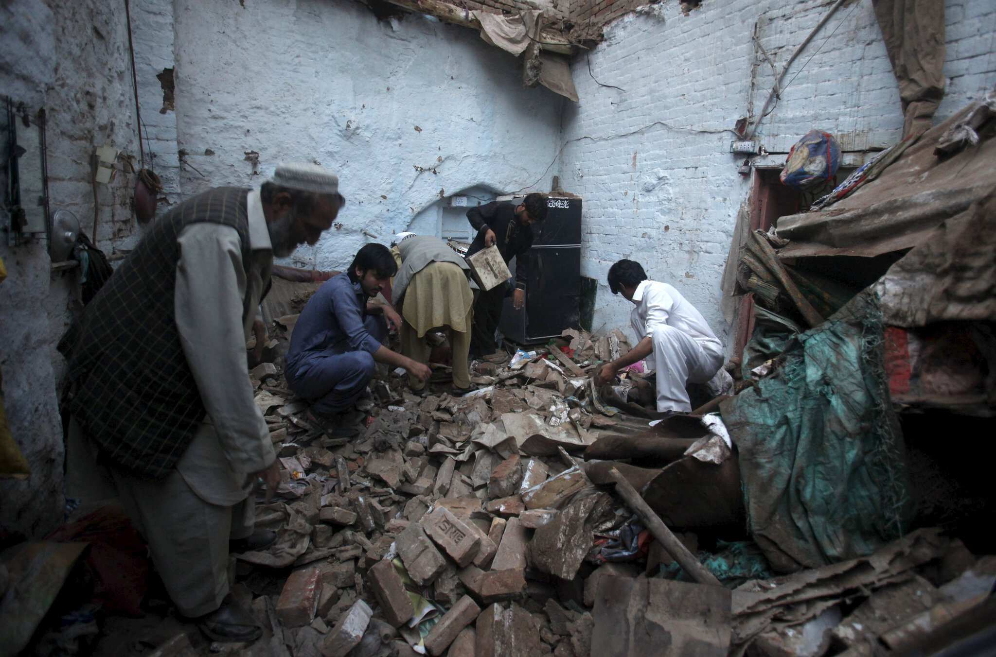 Earthquake jolts western Afghanistan, 26 people killed, says official Earthquake jolts western Afghanistan, 26 people killed, says official