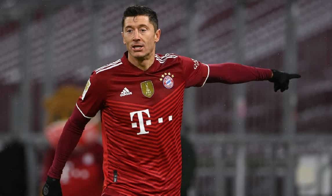 Robert Lewandowski won Best Men's Player of the Year Award