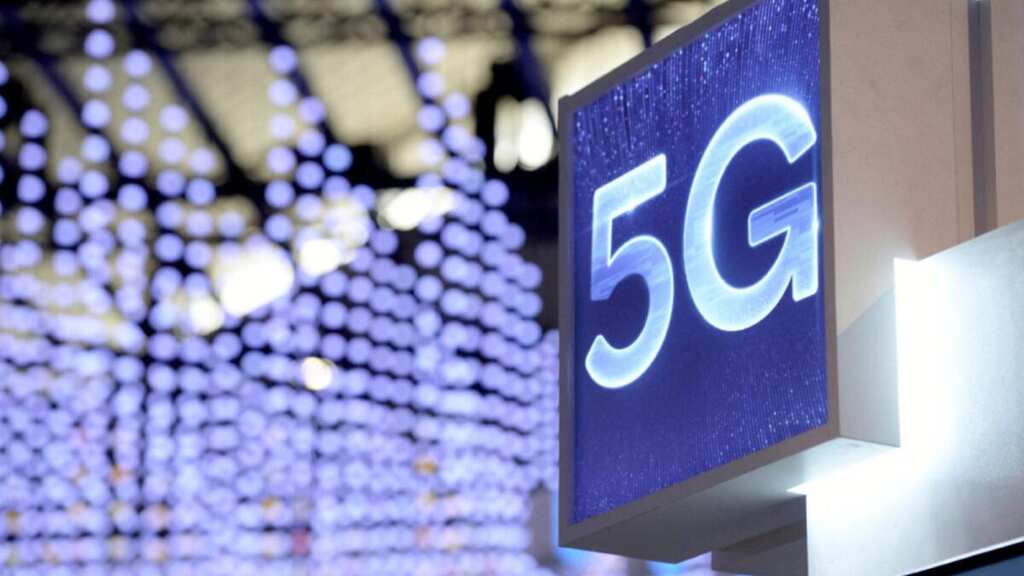 How do 5G threaten airline safety?